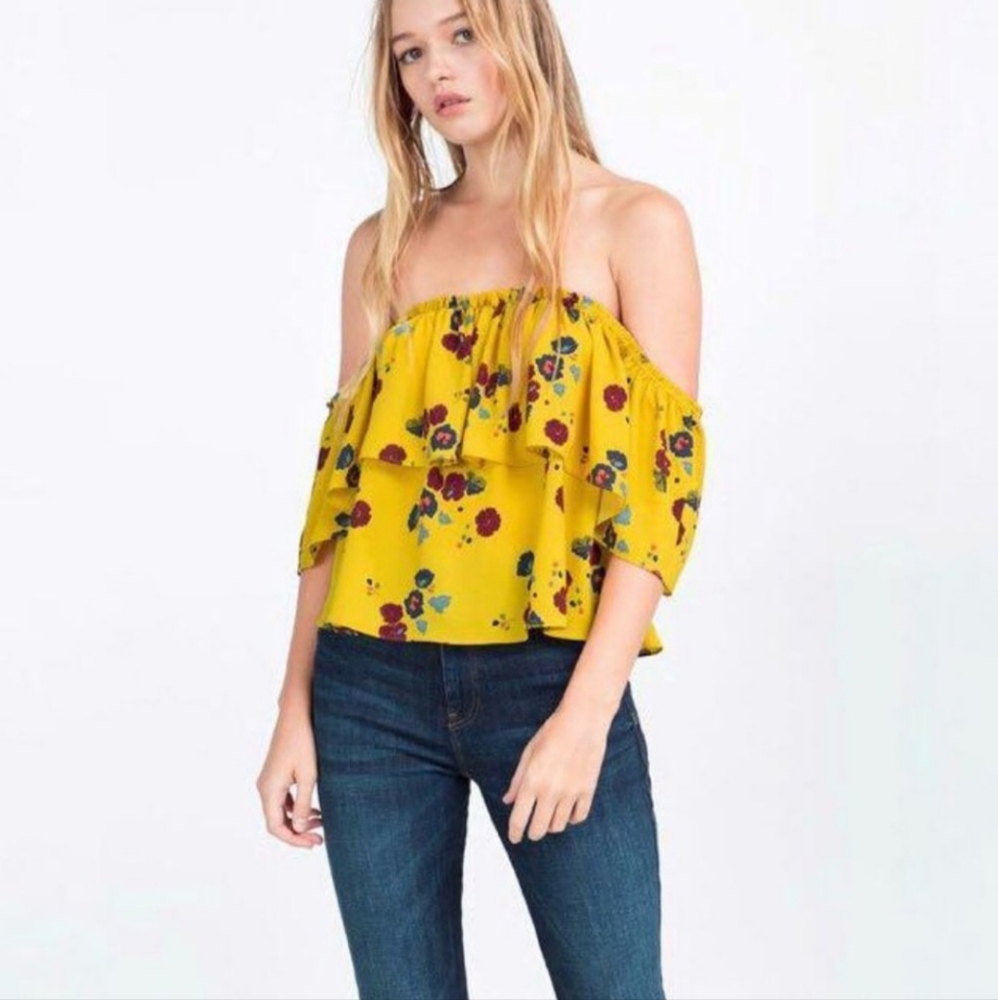Zara Trafaluc Yellow off the shoulder Ruffled Crop Top Blouse Size Large